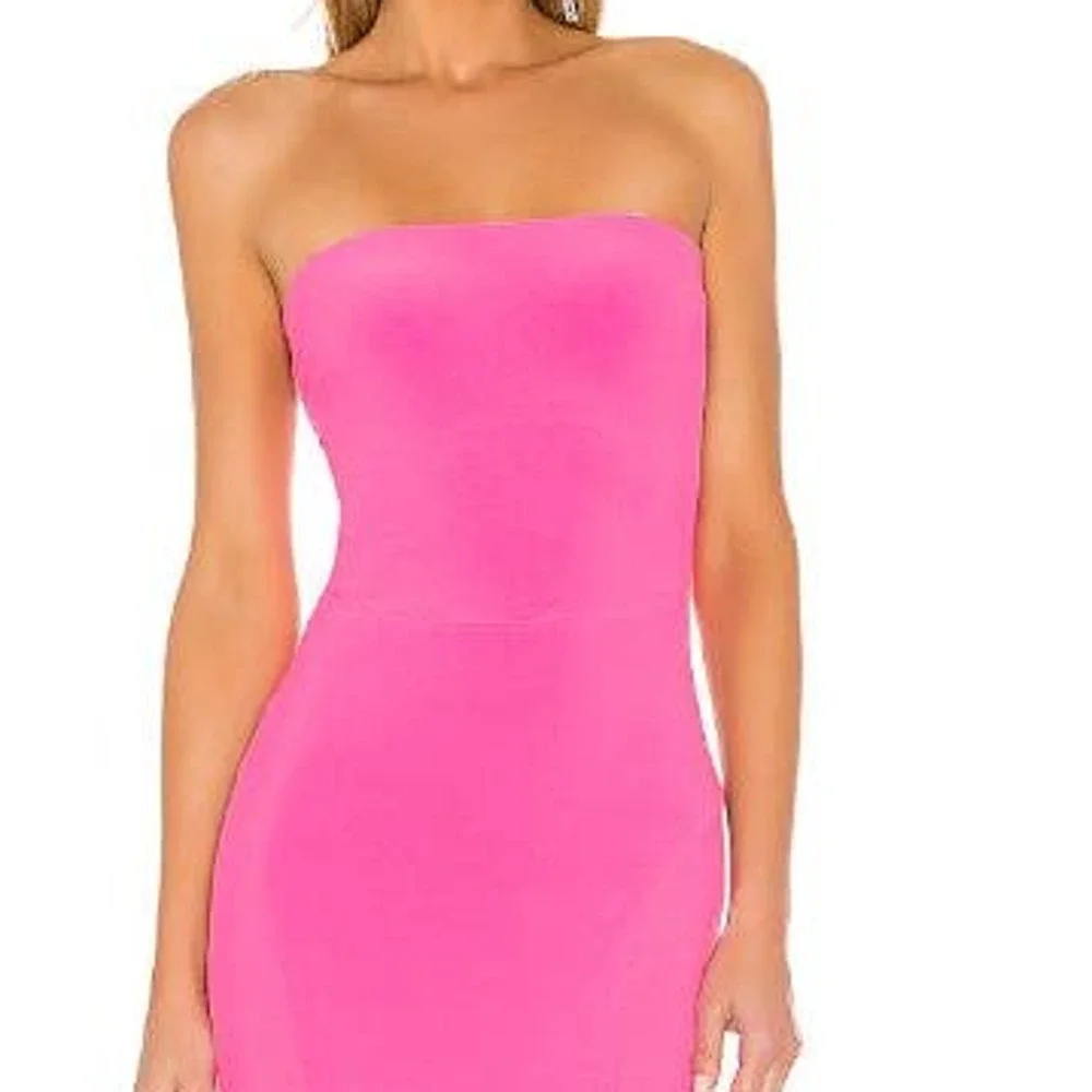NWT! Norma Kamali X REVOLVE Strapless Fishtail Gown in Pink. Size M - Picture 4 of 7